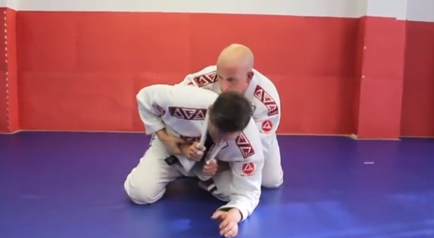 attack-from-the-turtle-position-video-lesson-with-professor-robert