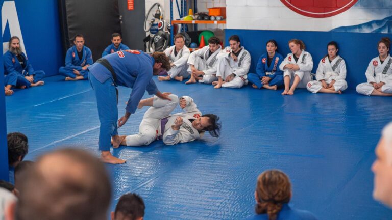 Gracie Barra St Peers - Instructor showing the technique to the class