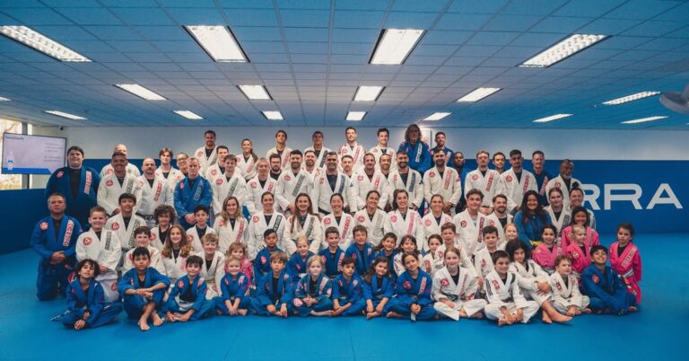 Gracie Barra Brazilian Jiu-Jitsu family class with kids and adults training together, building discipline, fitness and self defence in a supportive Martial Arts community