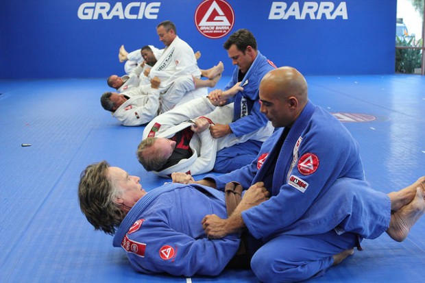 The 6 worst white belt rolling mistakes - Gracie Barra