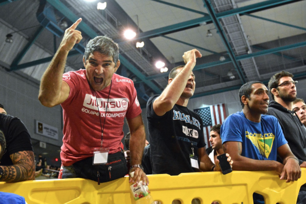  Prof. Zé Radiola right after a close victory by Otavio Sousa 